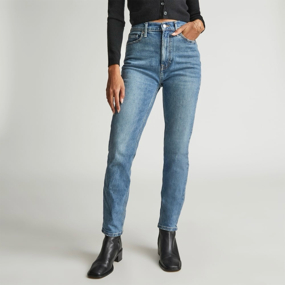 Everlane Original Cheeky Jean in Medium Wash Size 29 Crop
